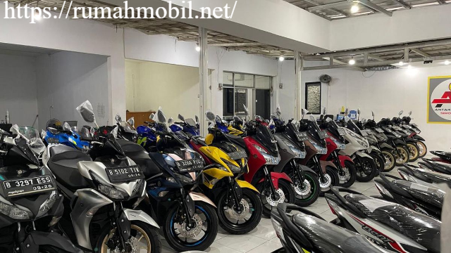 Jorge Lorenzo Menyalip di